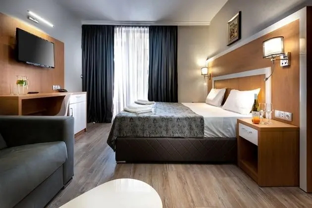 Tek Büyük veya İki Ayrı Yataklı Oda, Balkon