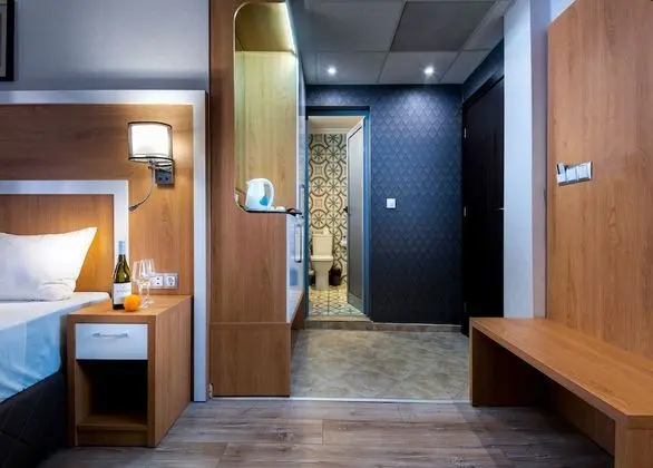 Tek Büyük veya İki Ayrı Yataklı Oda, Balkon