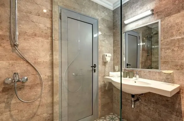 Tek Büyük veya İki Ayrı Yataklı Oda, Balkon