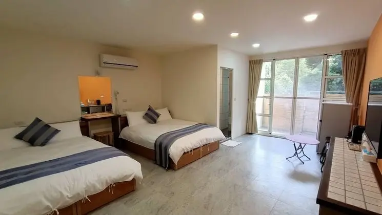 Dört Kişilik Oda, Dağ Manzaralı