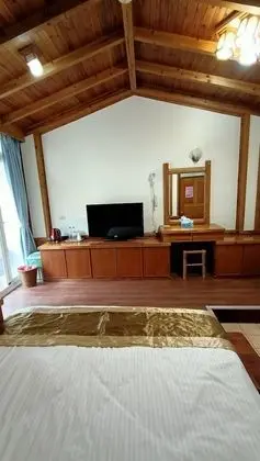 Tek Büyük Yataklı Oda, Dağ Manzaralı