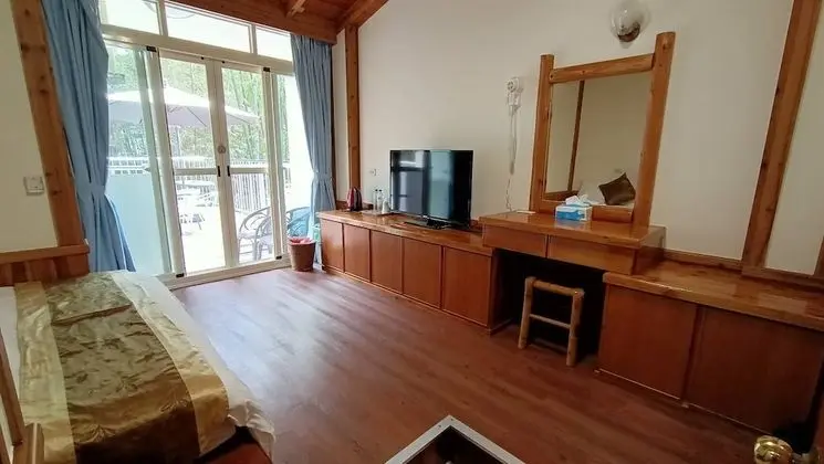 Tek Büyük Yataklı Oda, Dağ Manzaralı