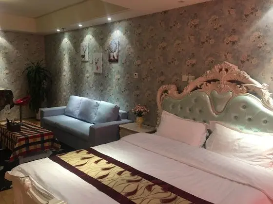 Design Tek Büyük Yataklı Oda, 1 Büyük (Queen) Boy Yatak
