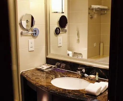 Business Tek Büyük Yataklı Oda (Business King Room)