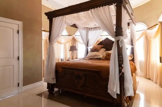 10-Bedroom Luxury Villa