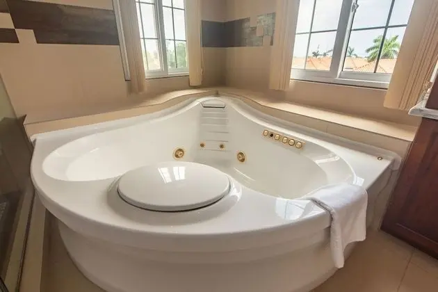 10-Bedroom Luxury Villa