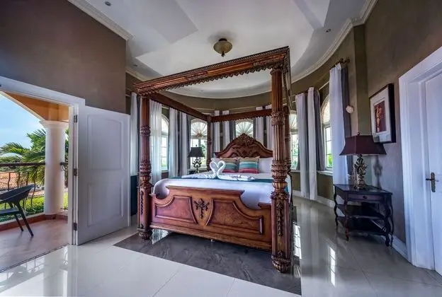 13-Bedroom Luxury Villa