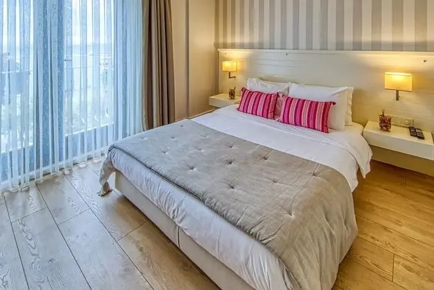 Deluxe Tek Büyük Yataklı Oda, Deniz Manzaralı