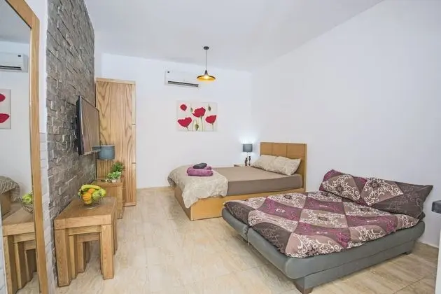 Poolside, Patio, Washing Machine, Kitchenette | Tiba Resort P4