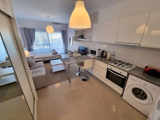Standard Stüdyo, 1 Yatak Odası, Sigara İçilmez, Havuz Manzaralı
