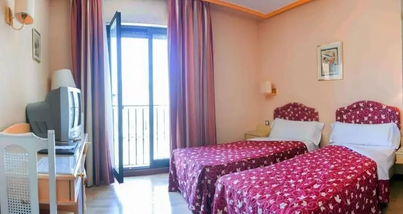 Tek Büyük Yataklı Oda, Şehir Manzaralı