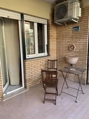 Tek Büyük Yataklı Oda, Balkon