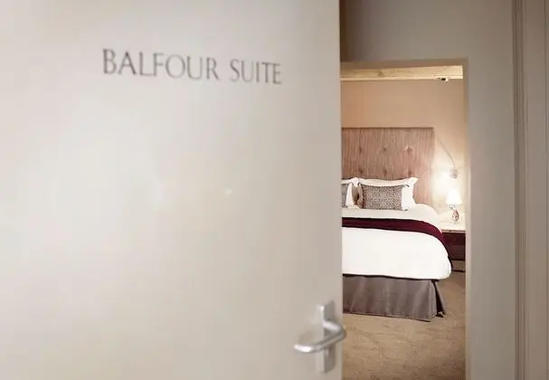 Family Oda (Balfour Suite)