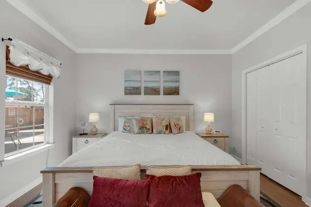 Ev (Tickled Turtle Beach House (3/2))