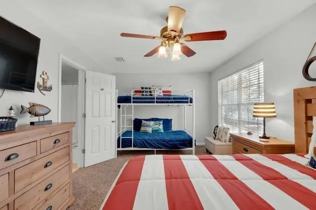Ev (Tickled Turtle Beach House (3/2))