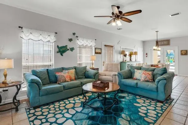 Ev (Tickled Turtle Beach House (3/2))