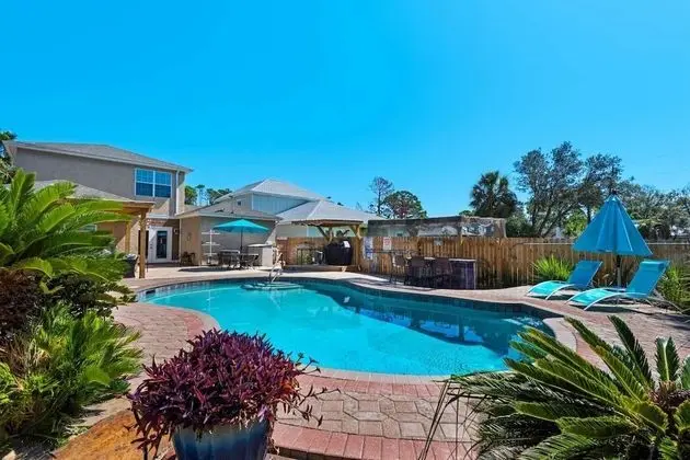 Ev (Tickled Turtle Beach House (3/2))