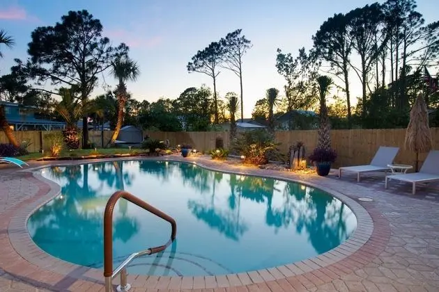 Ev (Tickled Turtle Beach House (3/2))
