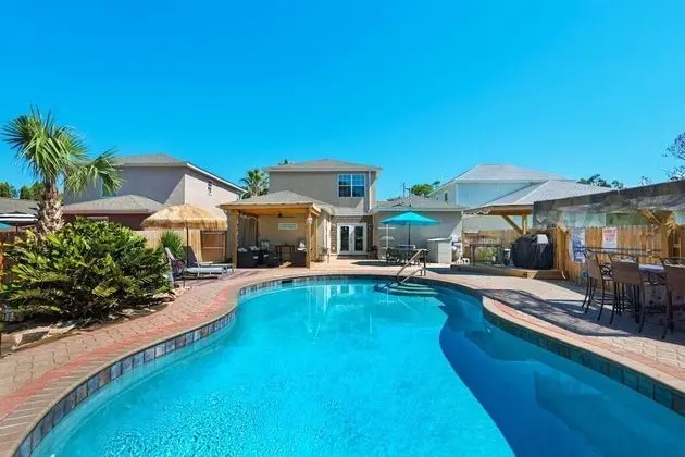 Ev (Tickled Turtle Beach House (3/2))