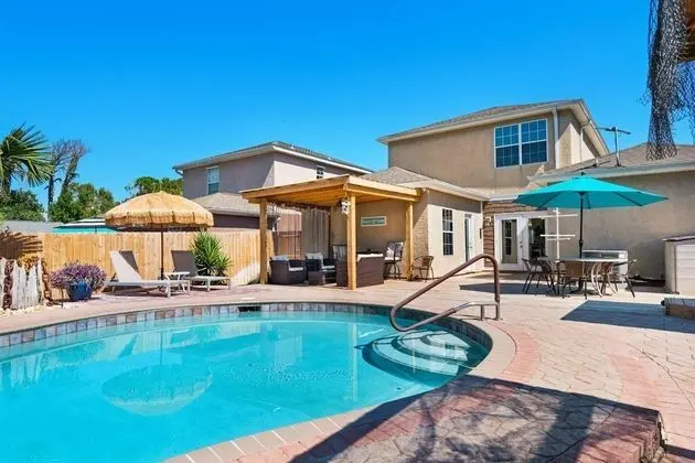 Ev (Tickled Turtle Beach House (3/2))