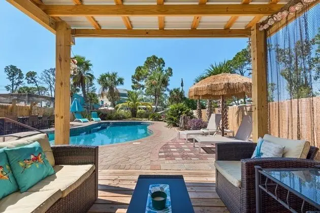 Ev (Tickled Turtle Beach House (3/2))