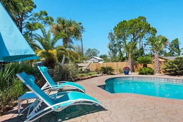 Ev (Tickled Turtle Beach House (3/2))