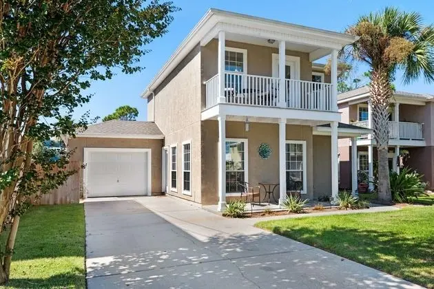 Ev (Tickled Turtle Beach House (3/2))
