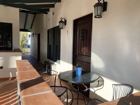 Upstairs Studio King, Patio