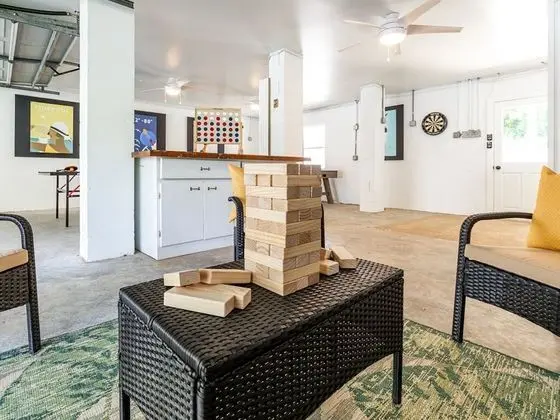 Ev, Birden Çok Yatak, Havuz Kullanımı, Havuz Manzaralı