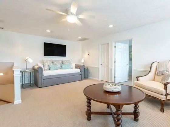 Ev, Birden Çok Yatak, Havuz Kullanımı, Havuz Manzaralı