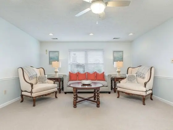 Ev, Birden Çok Yatak, Havuz Kullanımı, Havuz Manzaralı