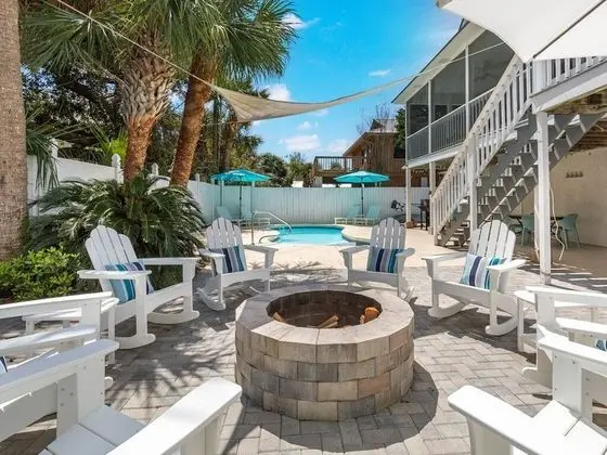 Ev, Birden Çok Yatak, Havuz Kullanımı, Havuz Manzaralı