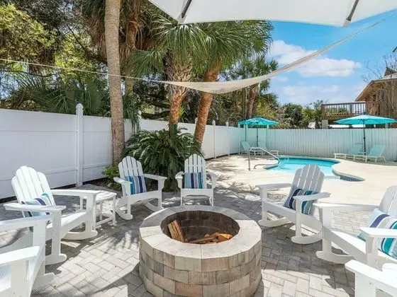 Ev, Birden Çok Yatak, Havuz Kullanımı, Havuz Manzaralı