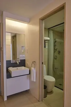 Deluxe Tek Büyük Yataklı Oda, 2 Çift Kişilik Yatak