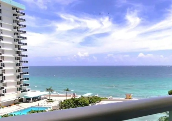 Hollywood One Bedroom + Ocean View