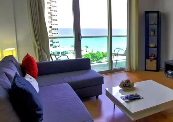 Hollywood One Bedroom + Ocean View