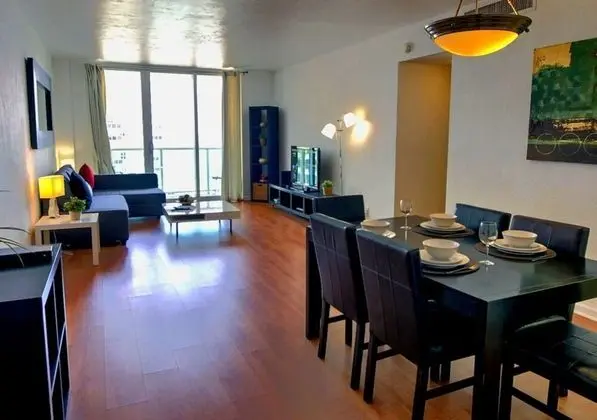 Hollywood One Bedroom + Ocean View