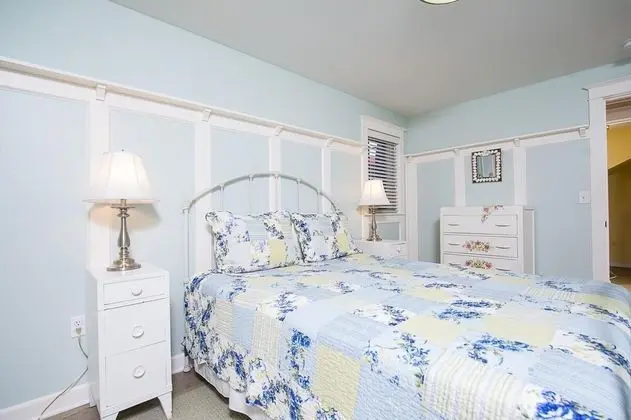 House, Multiple Beds (The Tides Inn)