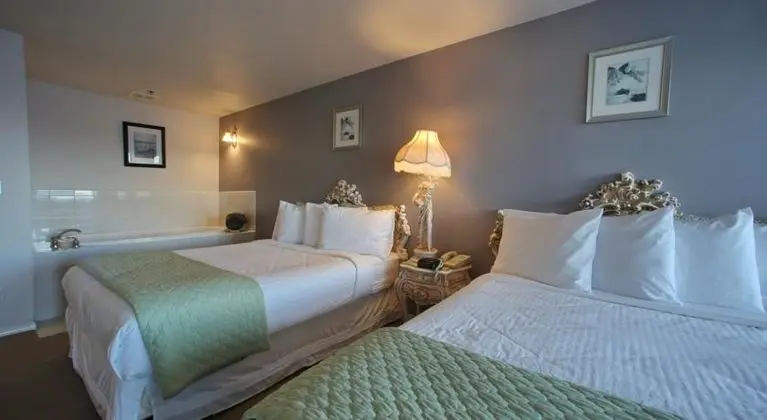 1 Çift ​​kişilik Yatak Two Queen Beds
