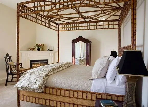 Süit (Asian, Tidewater House)