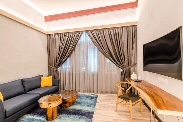 Courtyard Suite