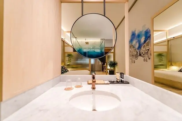 Courtyard Suite