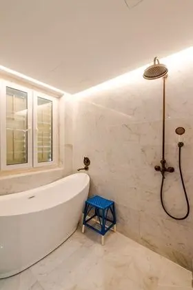 Courtyard Suite