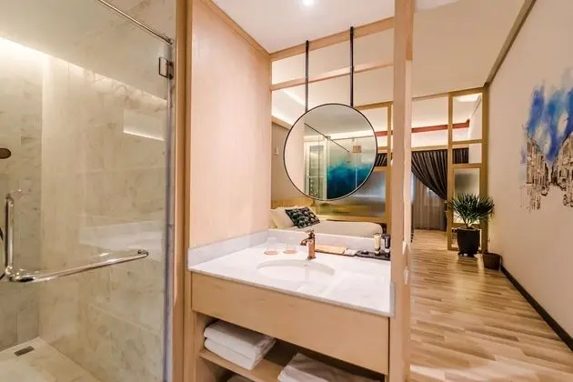 Courtyard Suite