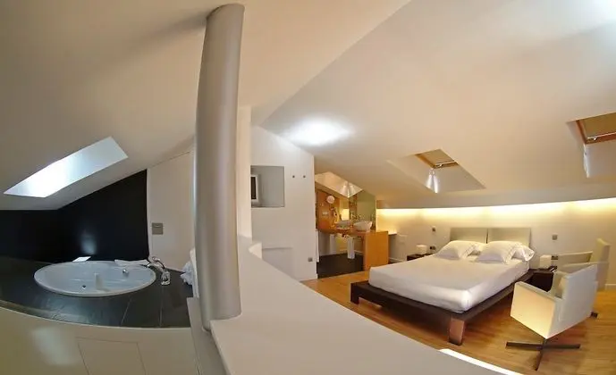 Süit, Sıcak Su Küveti (Duplex)