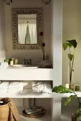 Vista Room with 1 king bed