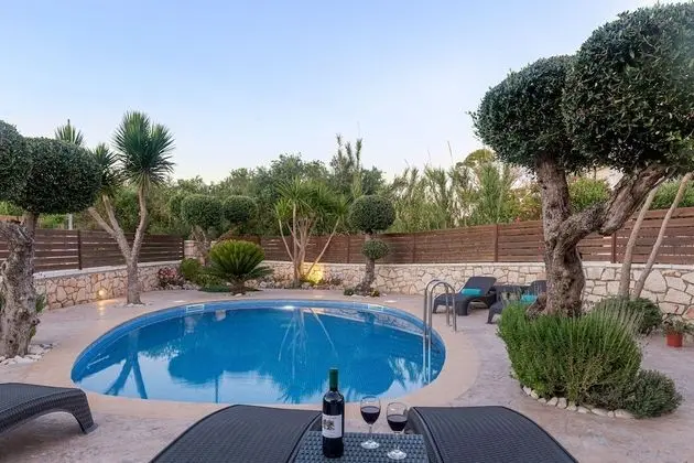 Villa, 4 Yatak Odası, Kişiye Özel Havuzlu