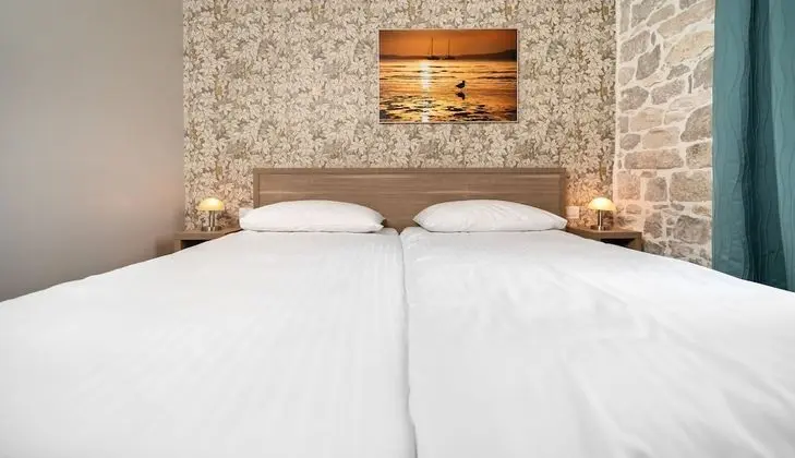 Tek Büyük veya İki Ayrı Yataklı Oda