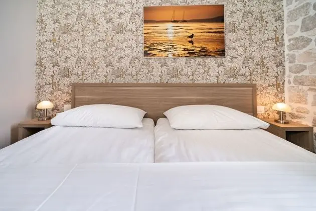 Tek Büyük veya İki Ayrı Yataklı Oda