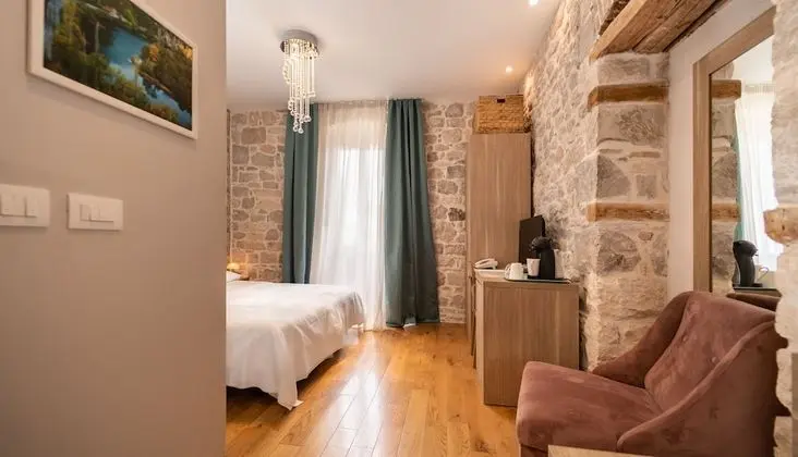 Tek Büyük veya İki Ayrı Yataklı Oda